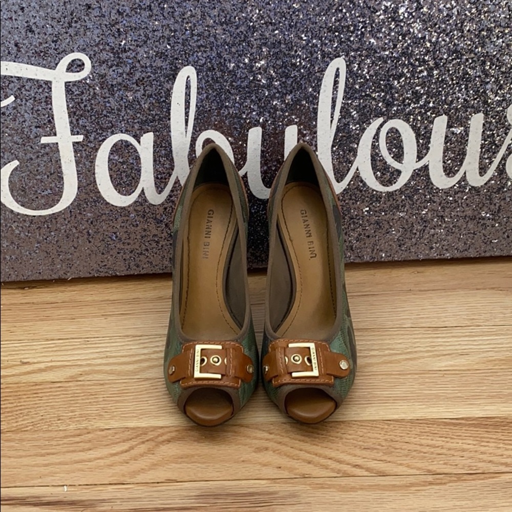 Gianni Bini Peep Toe Pumps
